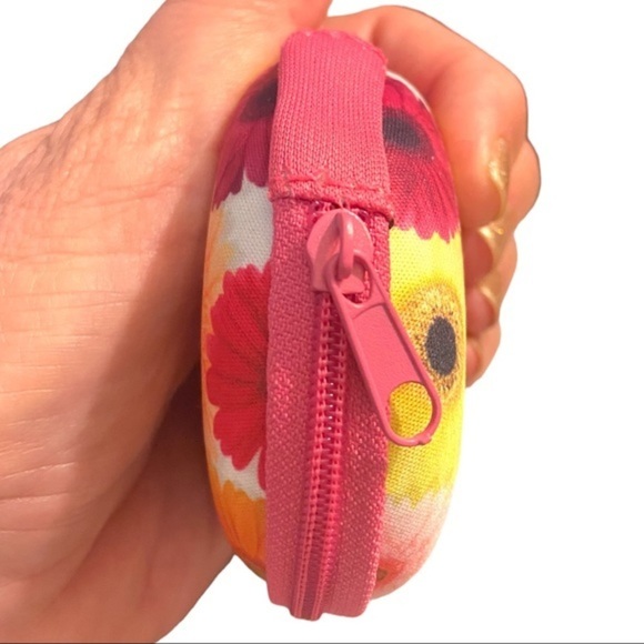 Floral Earbuds Case EUC - Picture 4 of 5